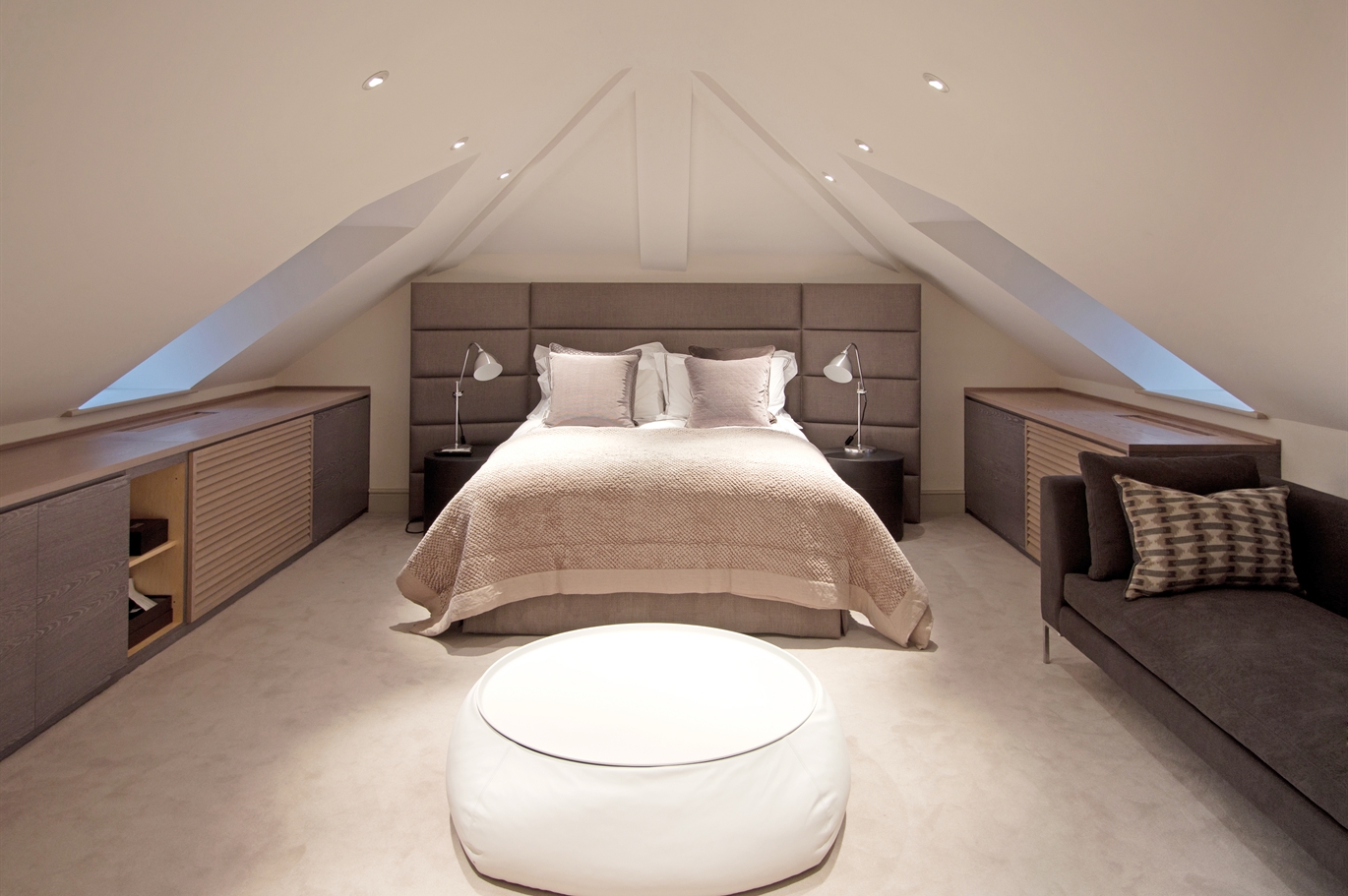 Image of a modern loft conversion bedroom example